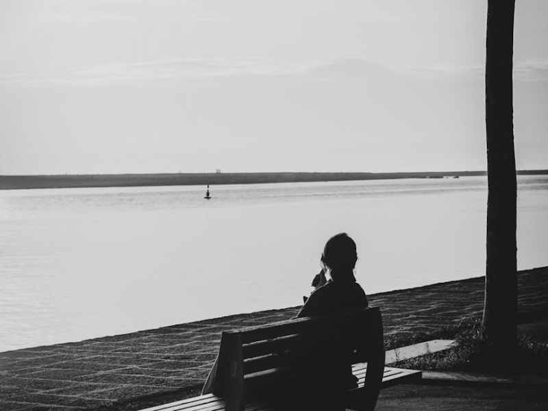 โอบกอดเด็กน้อยในใจ: เมื่อหัวใจวัยผู้ใหญ่เริ่มออกเดินทางเพื่อเยียวยาตัวเอง