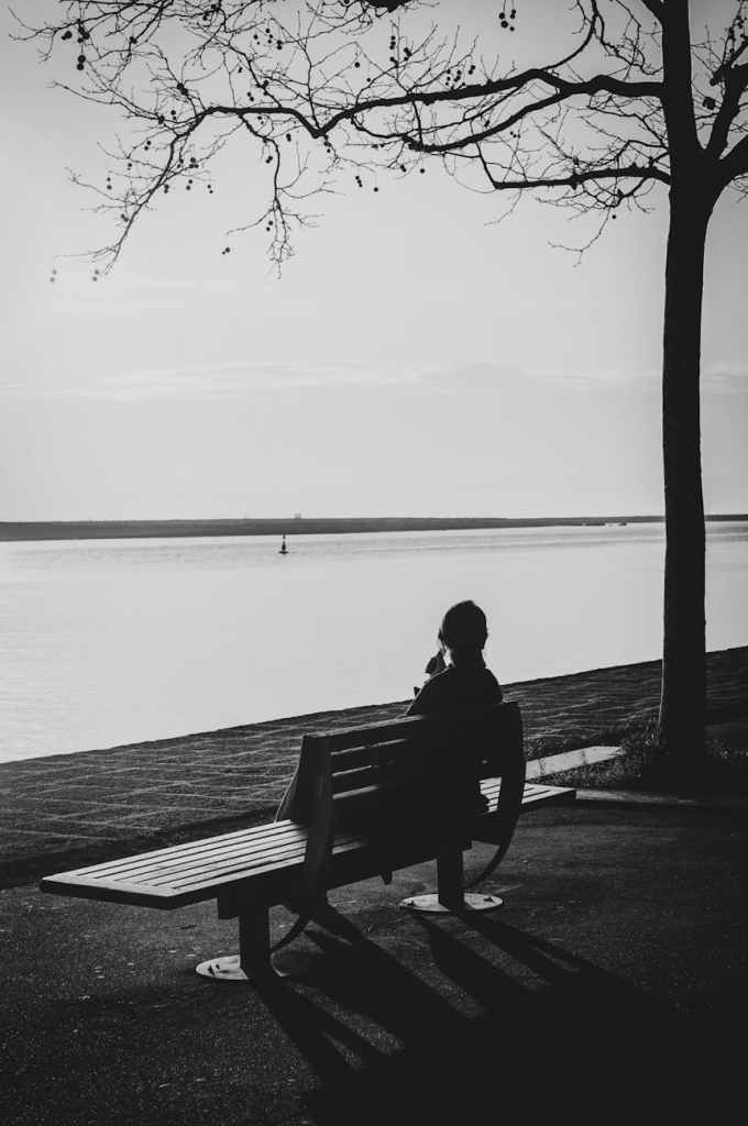 โอบกอดเด็กน้อยในใจ: เมื่อหัวใจวัยผู้ใหญ่เริ่มออกเดินทางเพื่อเยียวยาตัวเอง